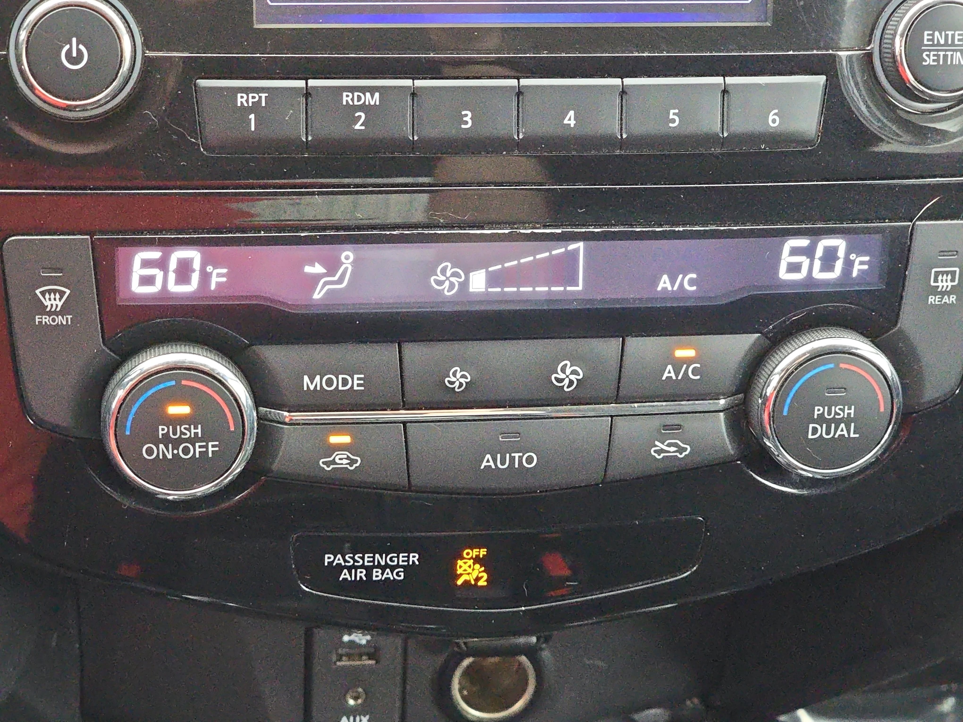 Used 2014 Nissan Rogue SV AWD/4WD image 22