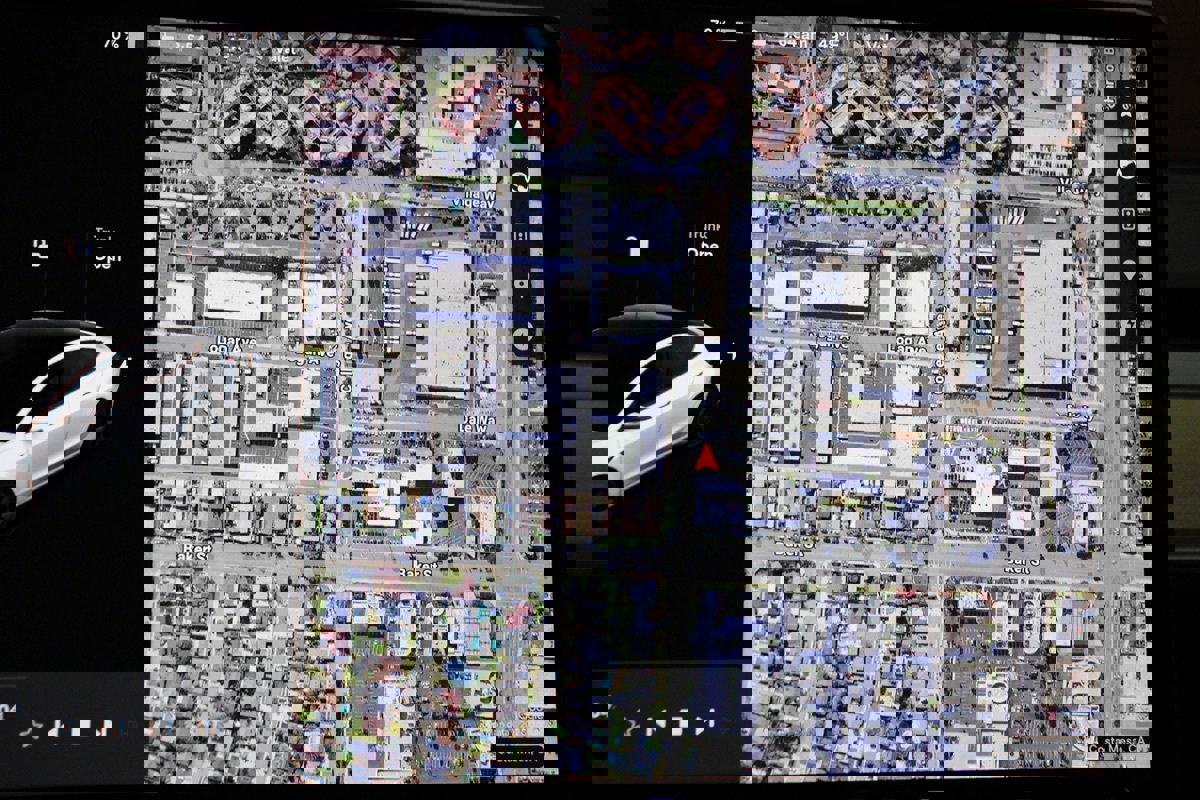 Used 2023 Tesla Model 3 Standard Range RWD image 26