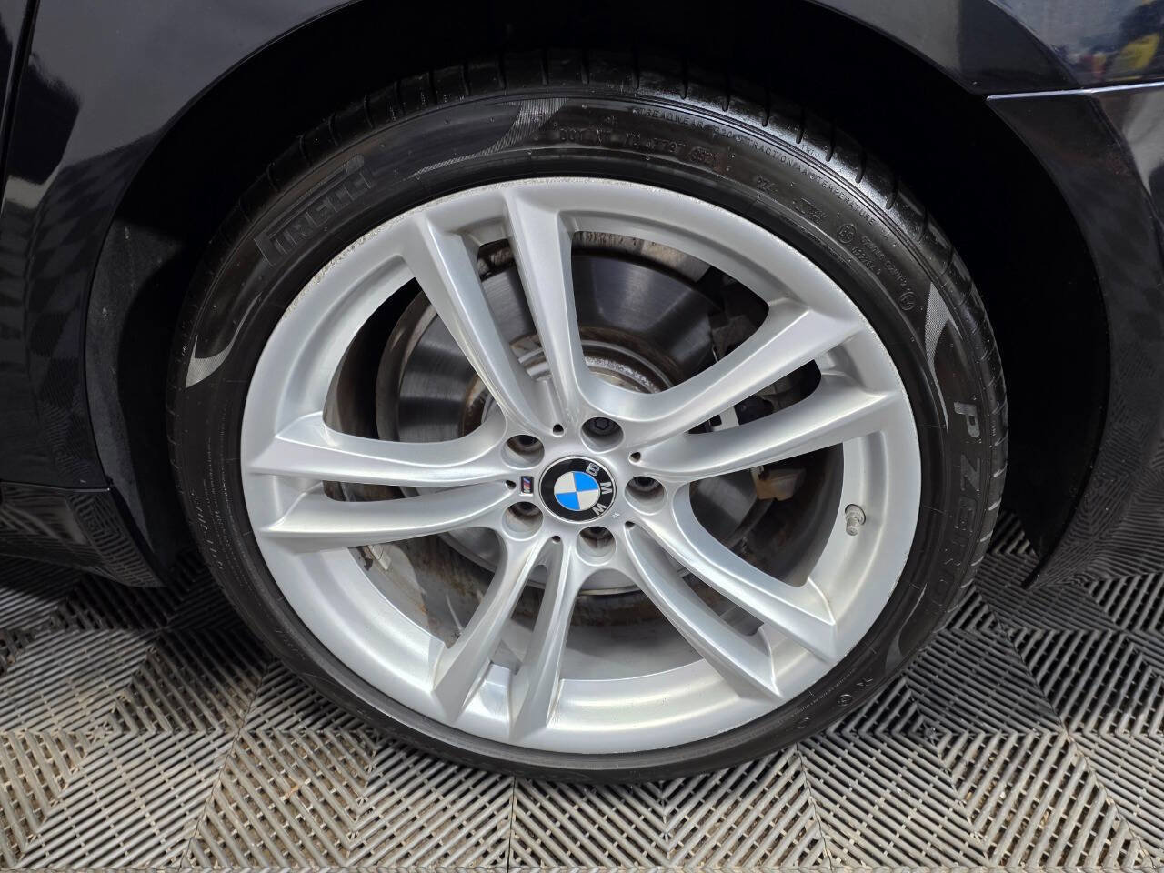 Used 2015 BMW 750Li image 40