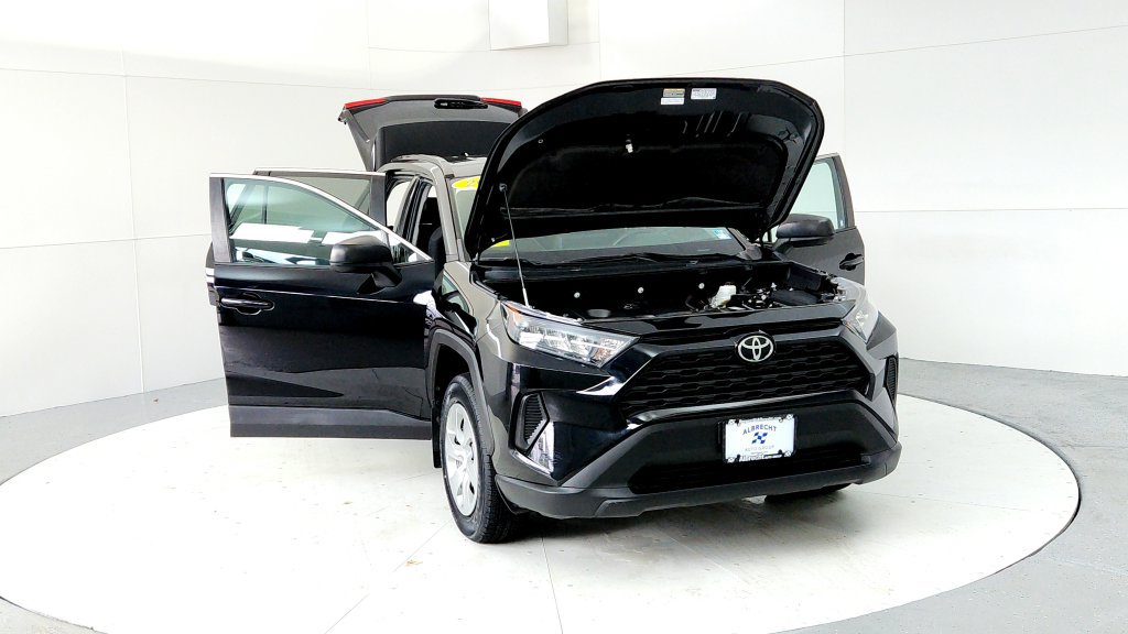 Certified 2021 Toyota RAV4 LE AWD/4WD image 9