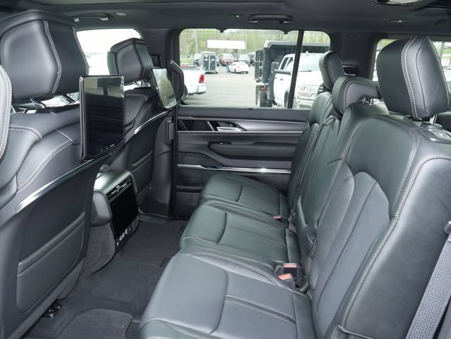 New 2026 Jeep Grand Wagoneer Summit AWD/4WD image 30