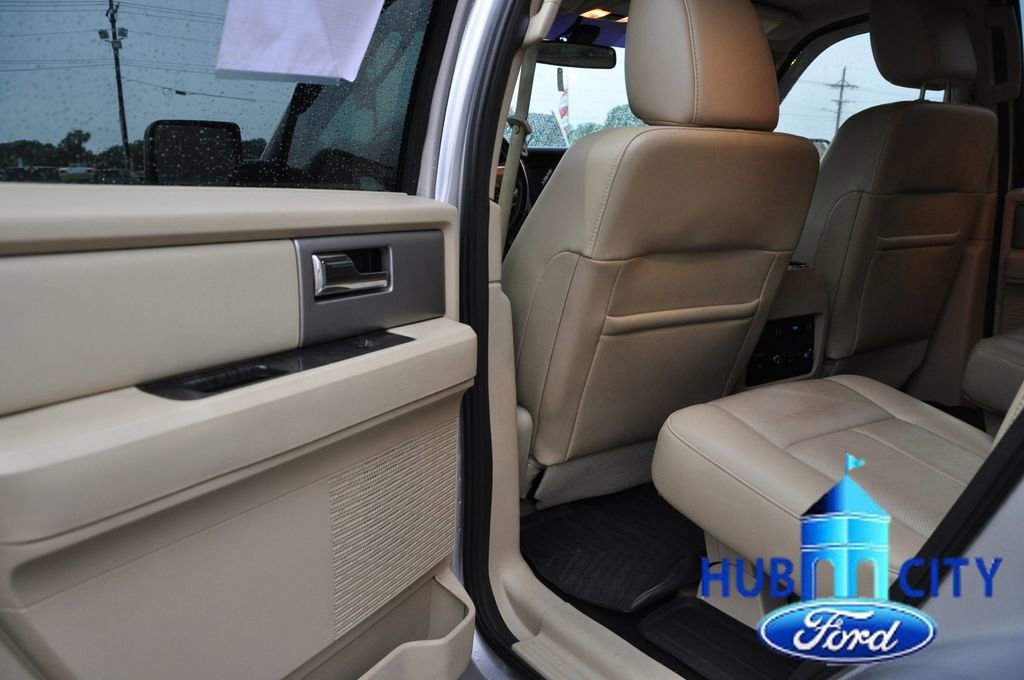 Used 2017 Ford Expedition Limited w/ Equipment Group 301A RWD image 13
