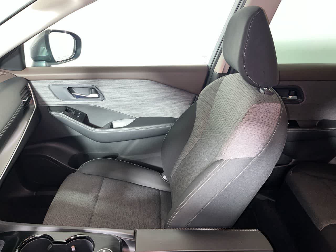 Used 2022 Nissan Rogue SV AWD/4WD image 25