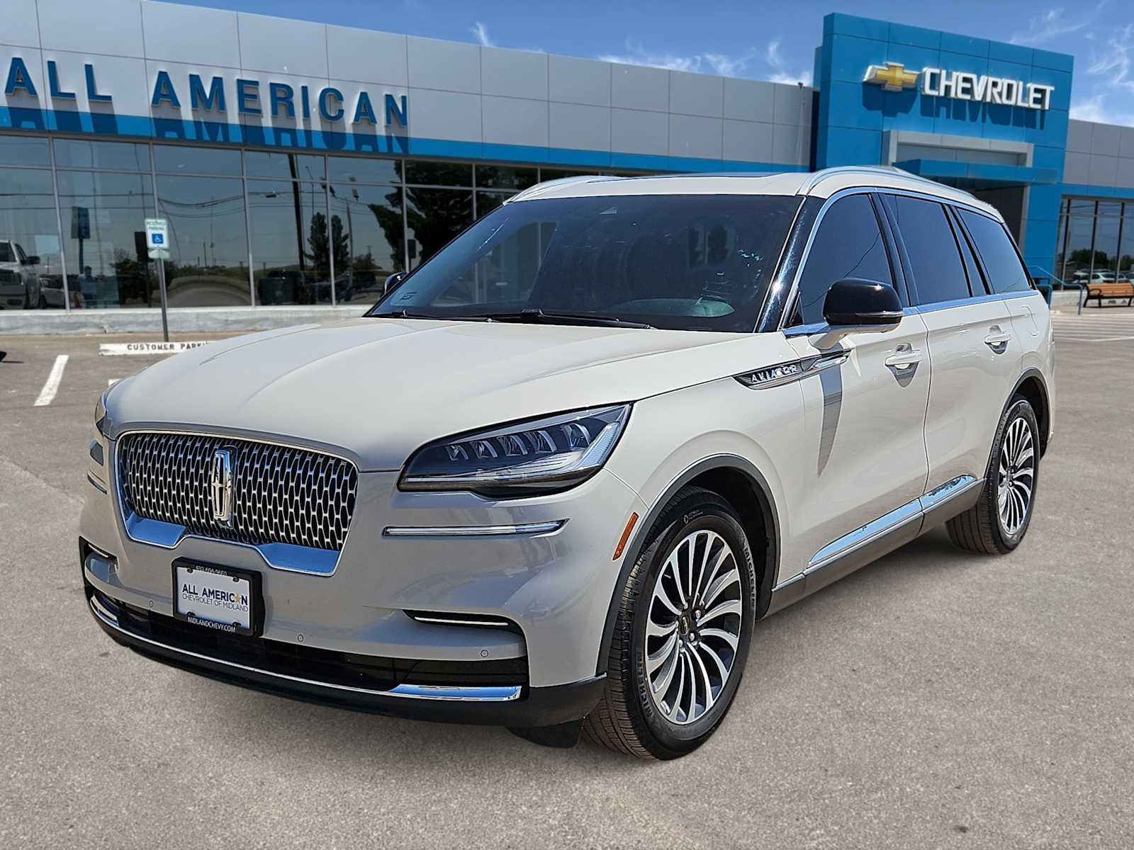 Used 2023 Lincoln Aviator Reserve w/ Elements Package Plus RWD image 4