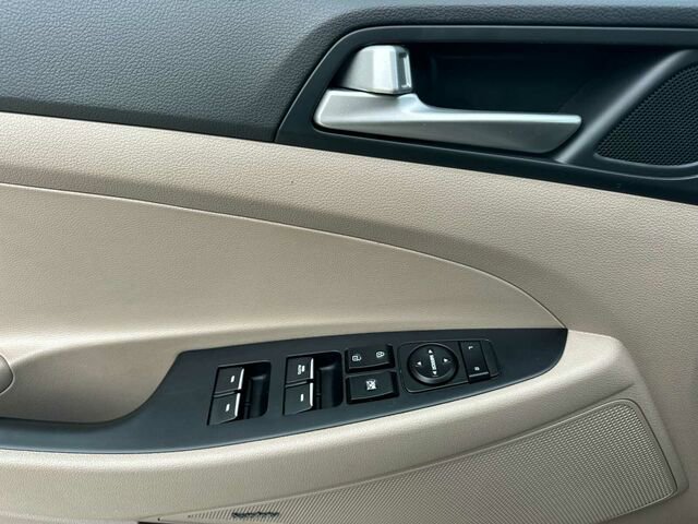 Used 2021 Hyundai Tucson Limited image 11