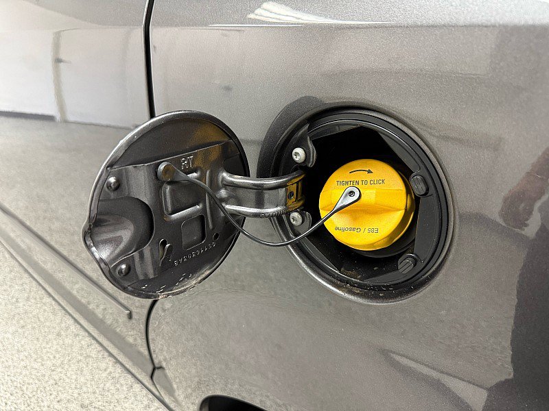 Used 2017 Dodge Grand Caravan SXT w/ Rear Park Assist Package image 28