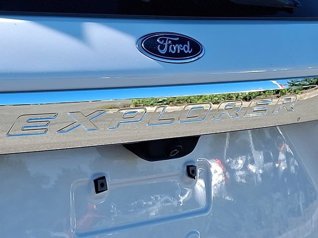 Used 2023 Ford Explorer Limited AWD/4WD image 33