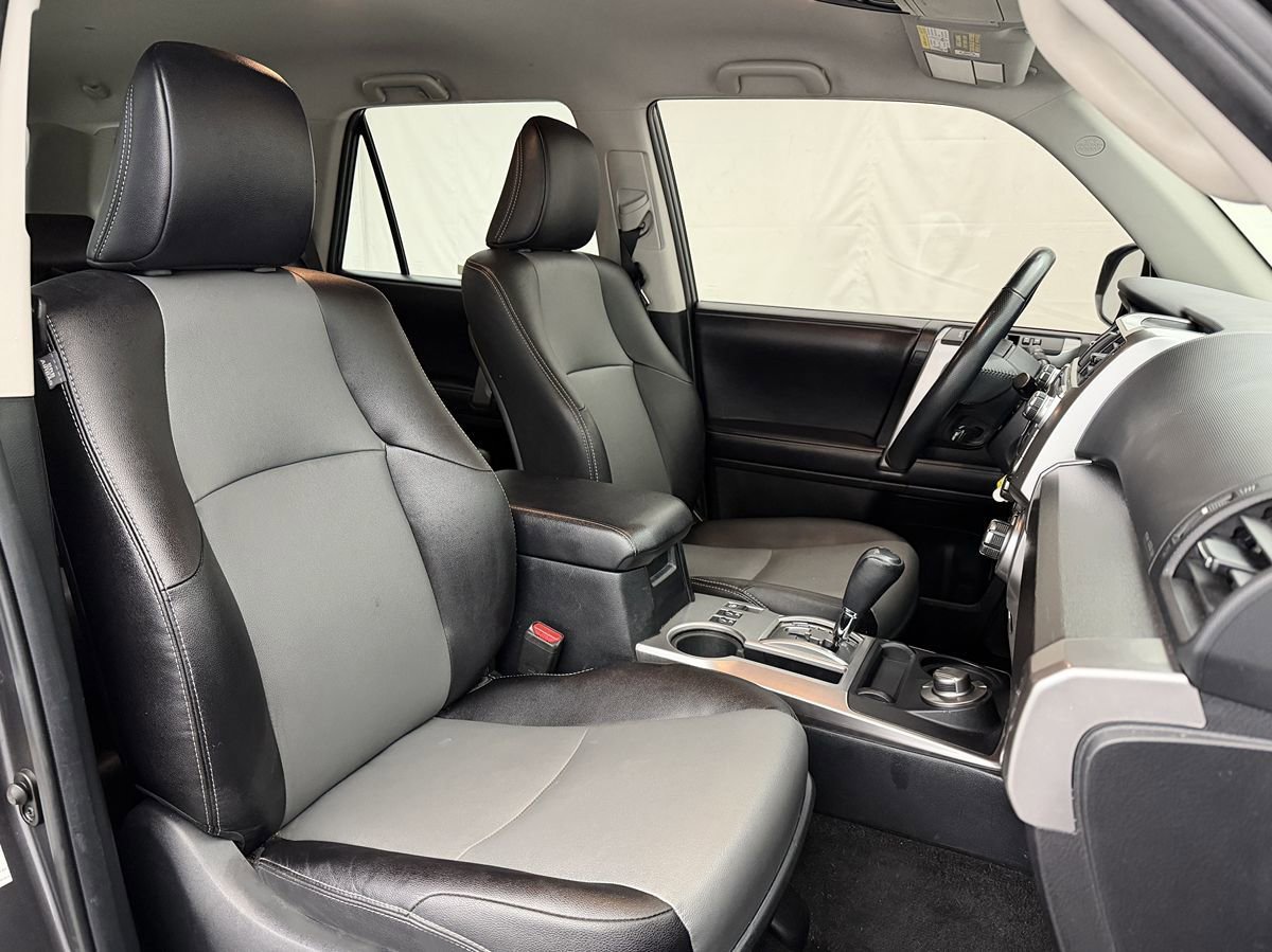 Used 2018 Toyota 4Runner SR5 Premium w/ Wilderness Package AWD/4WD image 27