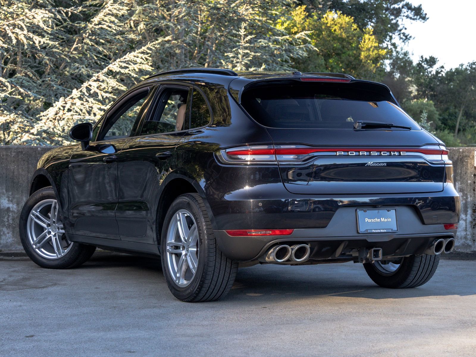 Certified 2020 Porsche Macan AWD/4WD image 3