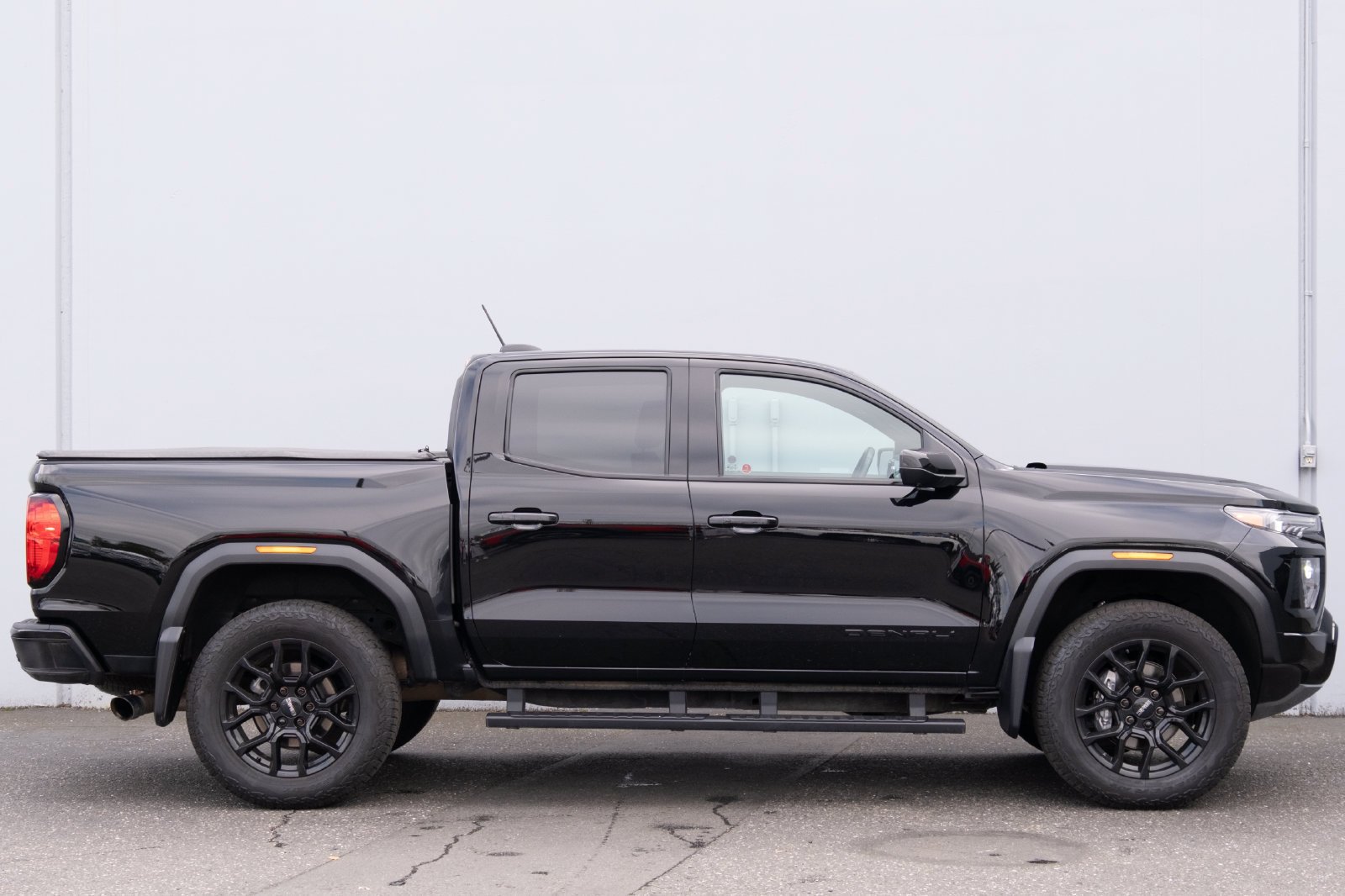 Used 2024 GMC Canyon Denali w/ LPO, Denali Black Edition AWD/4WD image 29