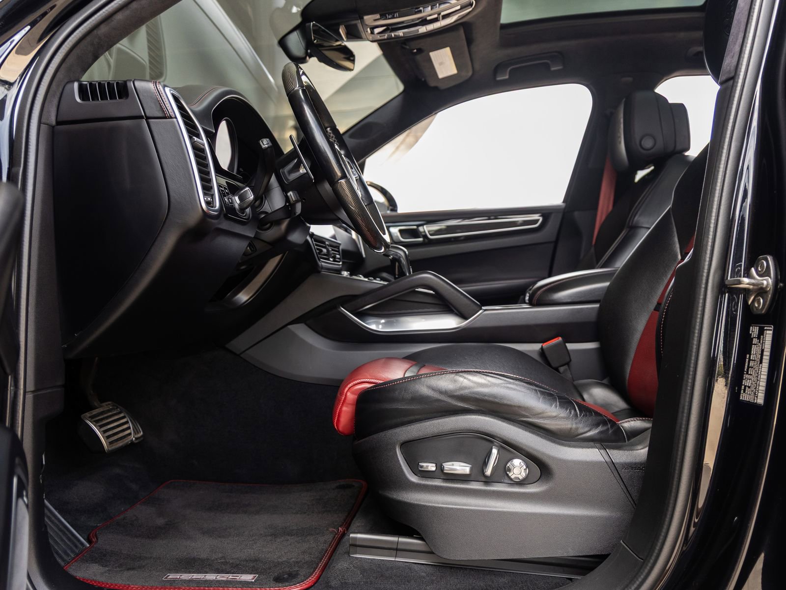 Certified 2020 Porsche Cayenne Turbo AWD/4WD image 23