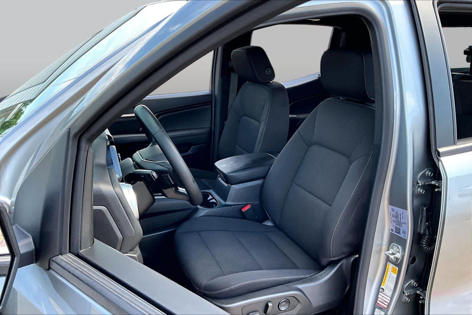 Used 2024 Chevrolet Colorado LT w/ LT Convenience Package II RWD image 8