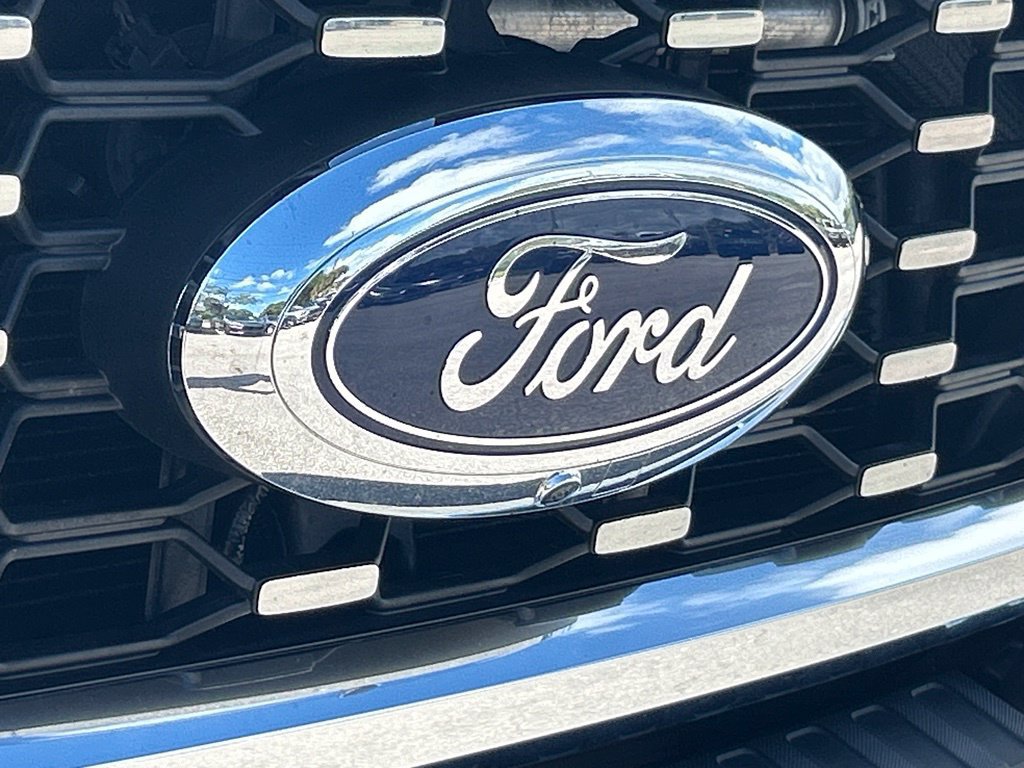 Used 2023 Ford F350 Lariat w/ Lariat Ultimate Package AWD/4WD image 23