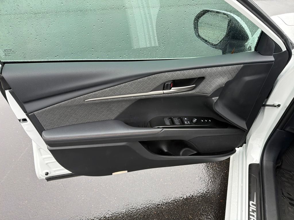 Used 2025 Toyota Camry XLE image 9