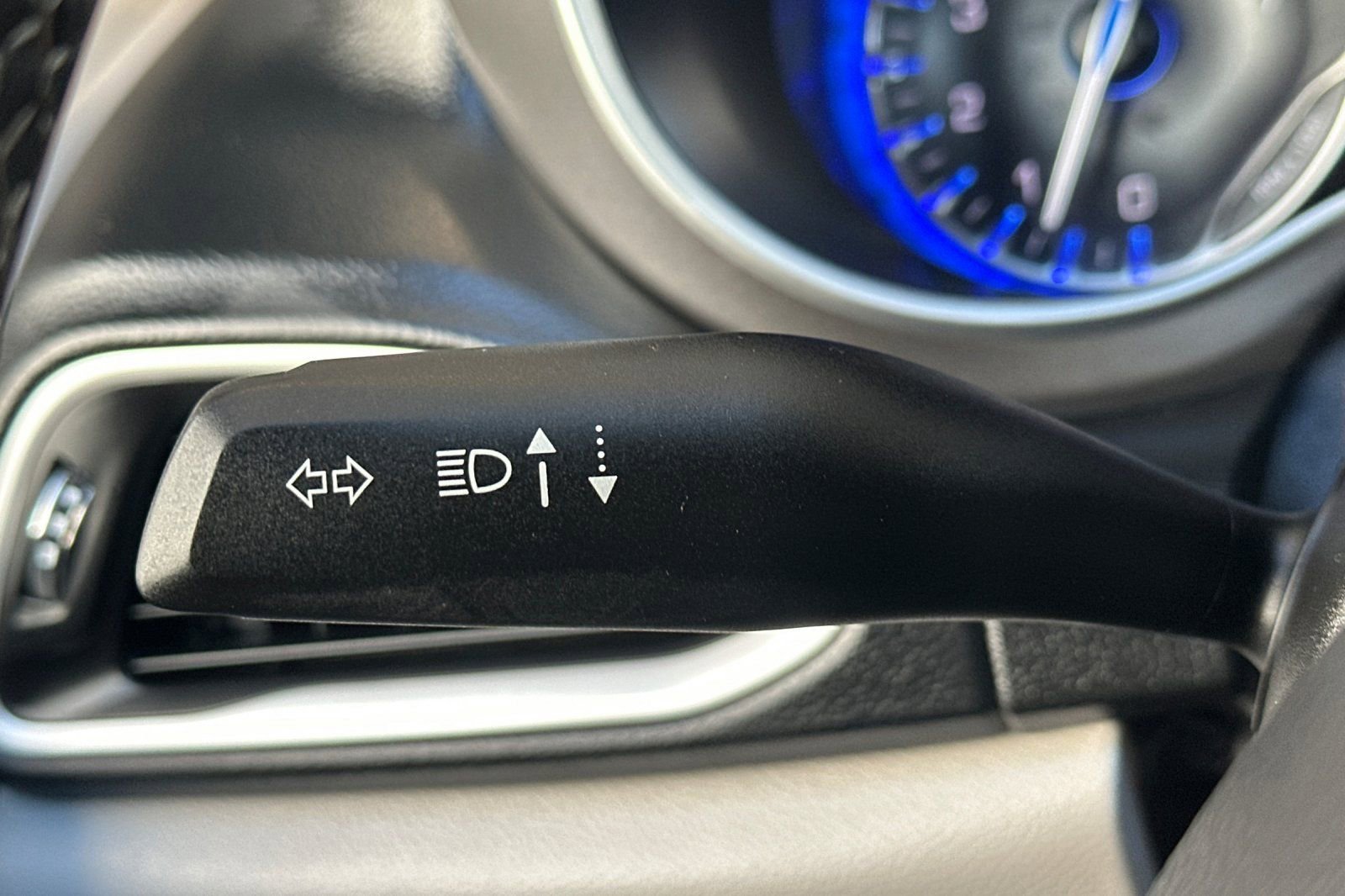 Used 2023 Chrysler Pacifica Touring-L image 38