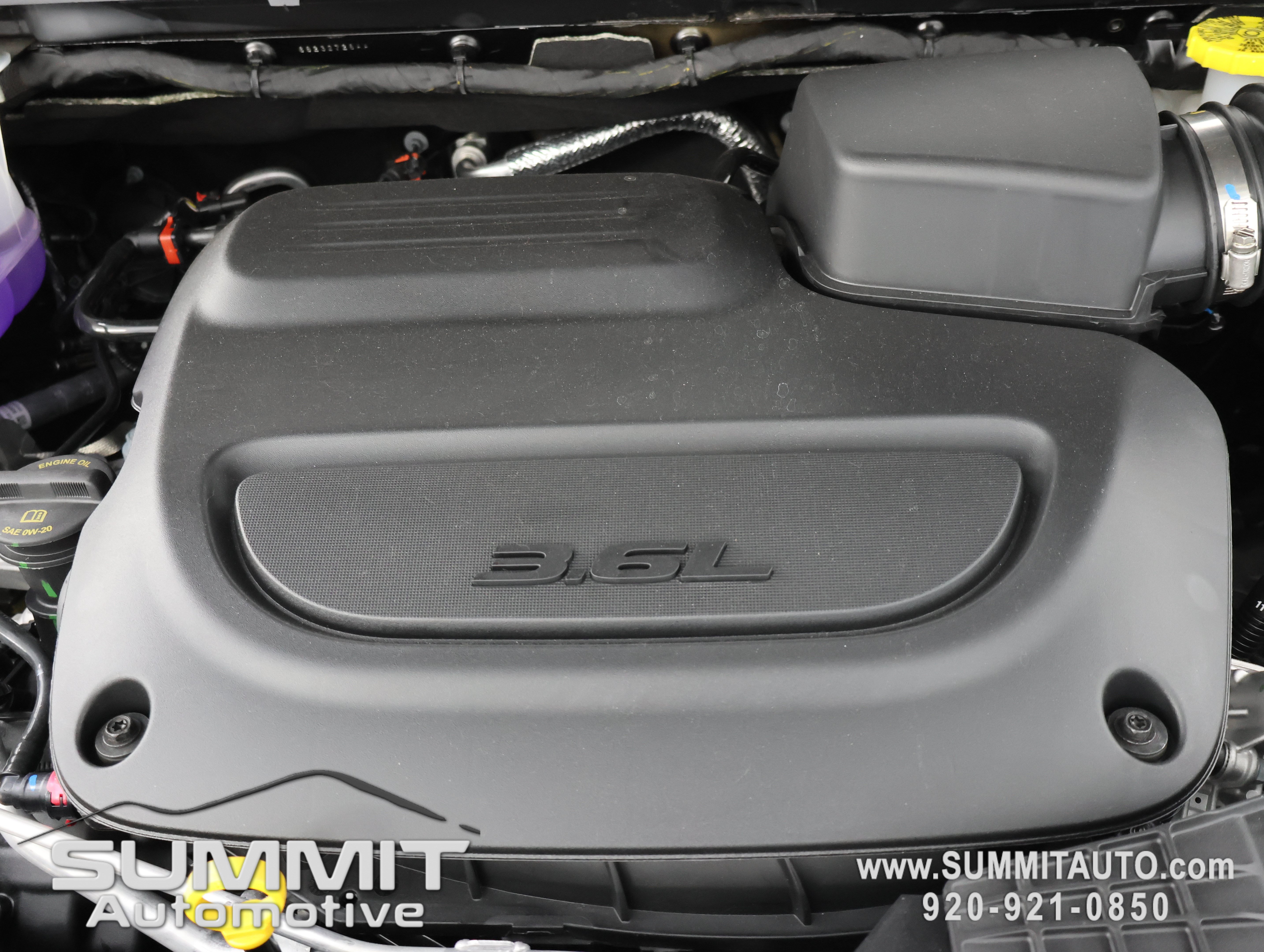 New 2027 Chrysler Pacifica Limited w/ Family Tech Group AWD/4WD image 26