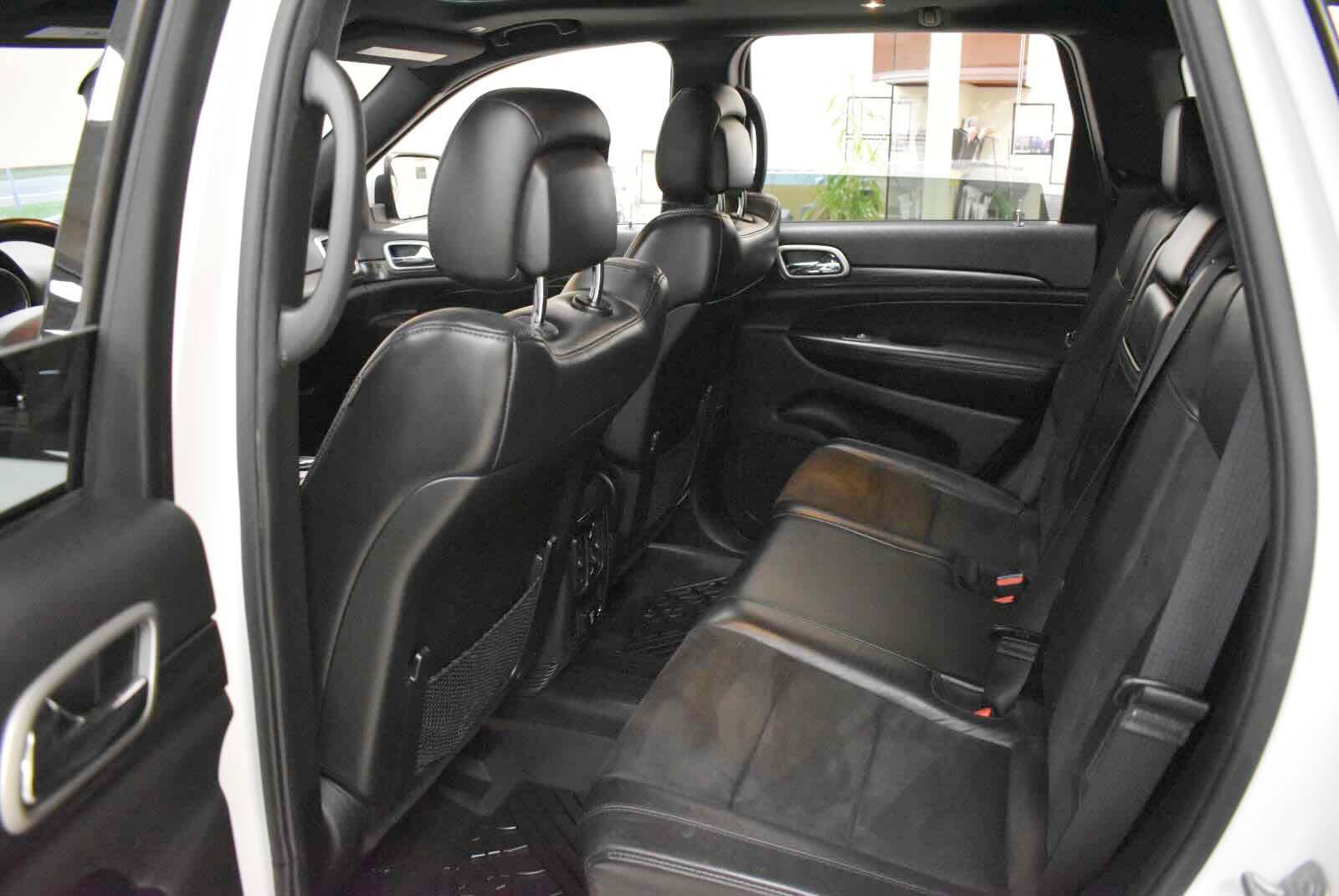 Used 2019 Jeep Grand Cherokee Altitude AWD/4WD image 13