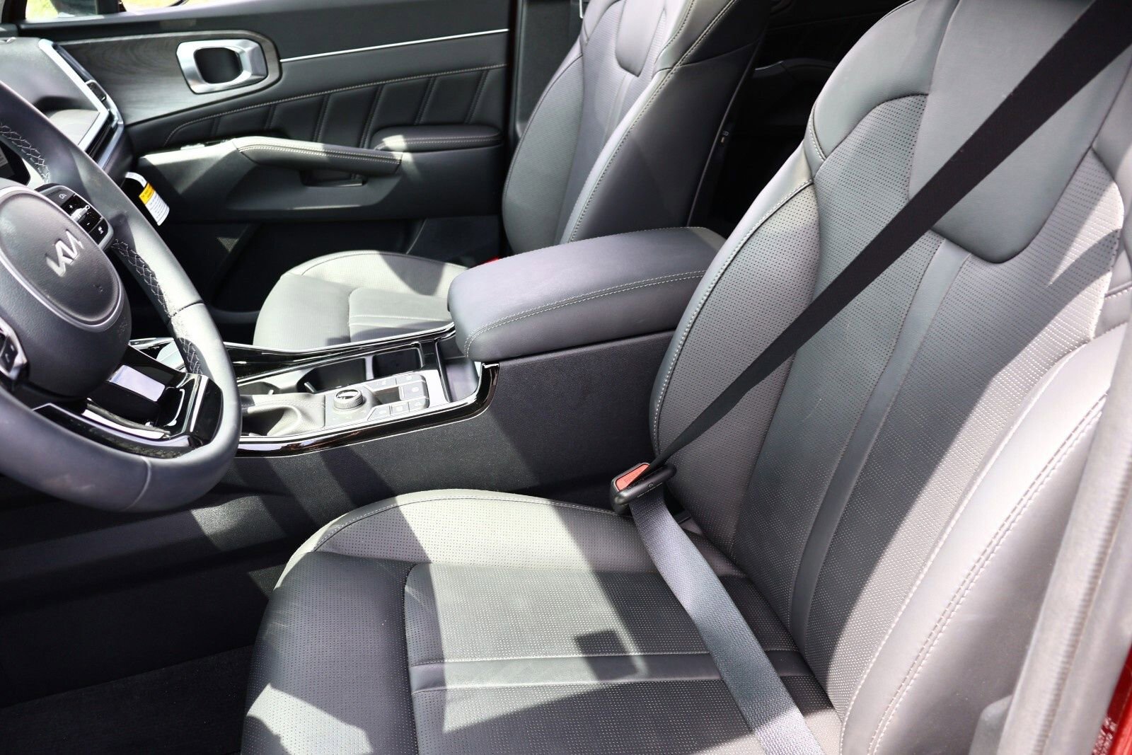 Used 2024 Kia Sorento SX image 18