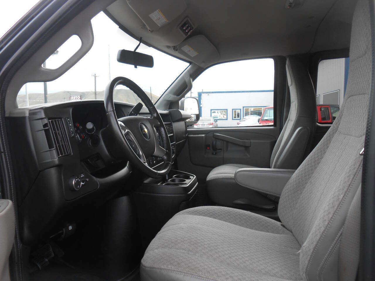 Used 2017 Chevrolet Express 3500 LT w/ LT Preferred Equipment Group image 12