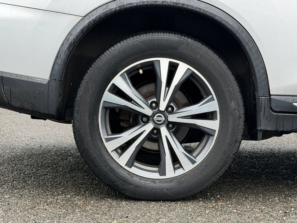 Used 2017 Nissan Rogue SL AWD/4WD image 9