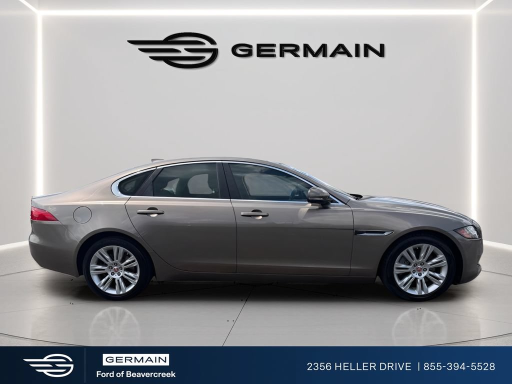 Used 2017 Jaguar XF Premium AWD/4WD image 9
