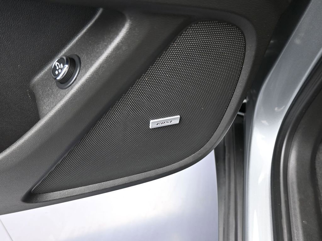 Used 2023 Chevrolet Traverse RS image 14