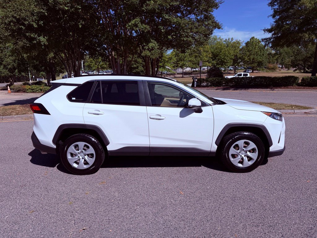 Used 2021 Toyota RAV4 LE FWD image 13