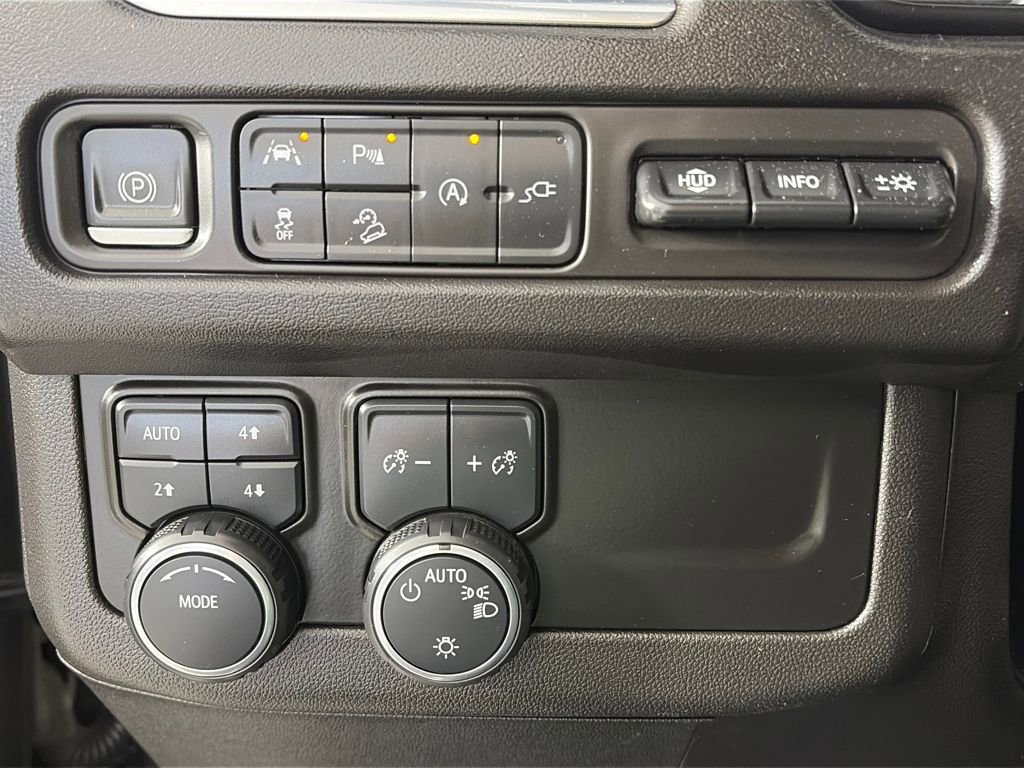 Used 2021 Chevrolet Suburban High Country AWD/4WD image 25