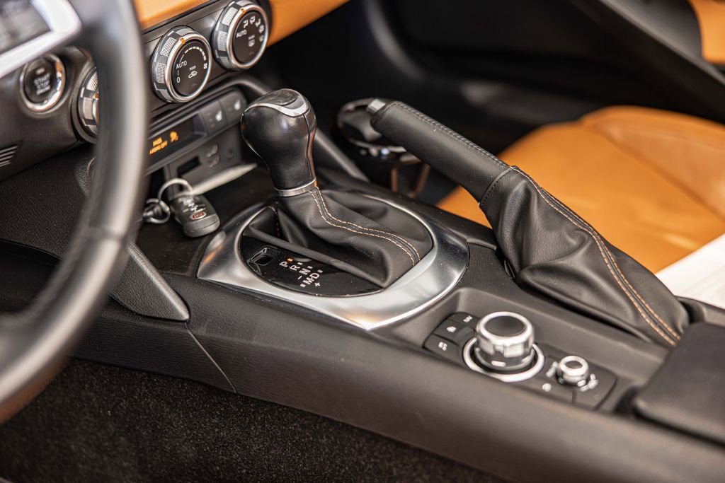 Used 2018 FIAT 124 Spider Lusso w/ Convenience Group RWD image 20