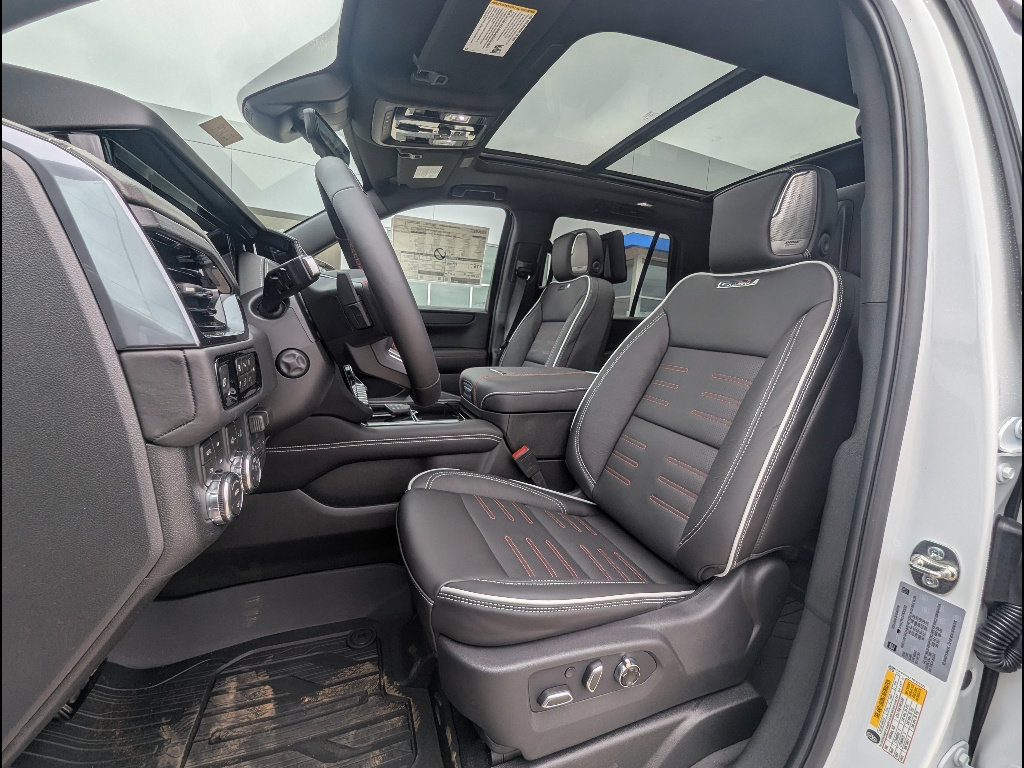 New 2026 GMC Yukon AT4 Ultimate w/ LPO, Floor Liner Package AWD/4WD image 13