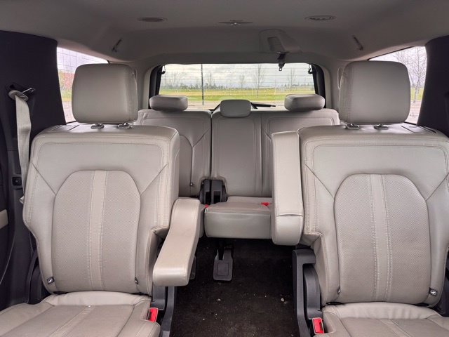 Used 2019 Ford Expedition Limited w/ Equipment Group 302A AWD/4WD image 30