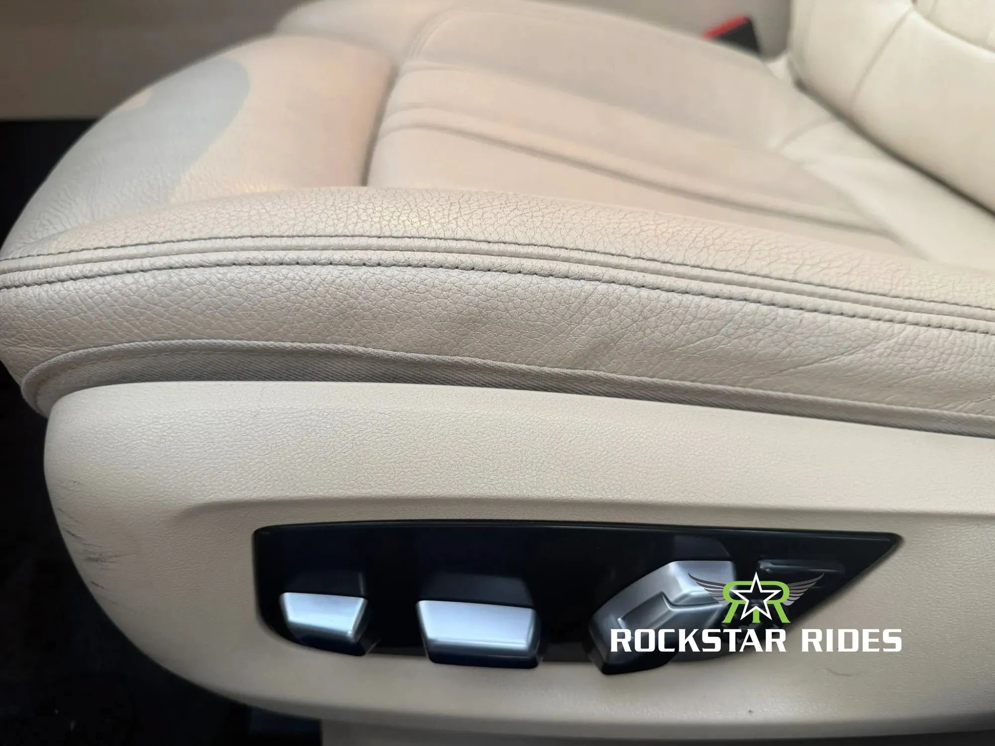Used 2020 BMW 530i w/ M Sport Package RWD image 26