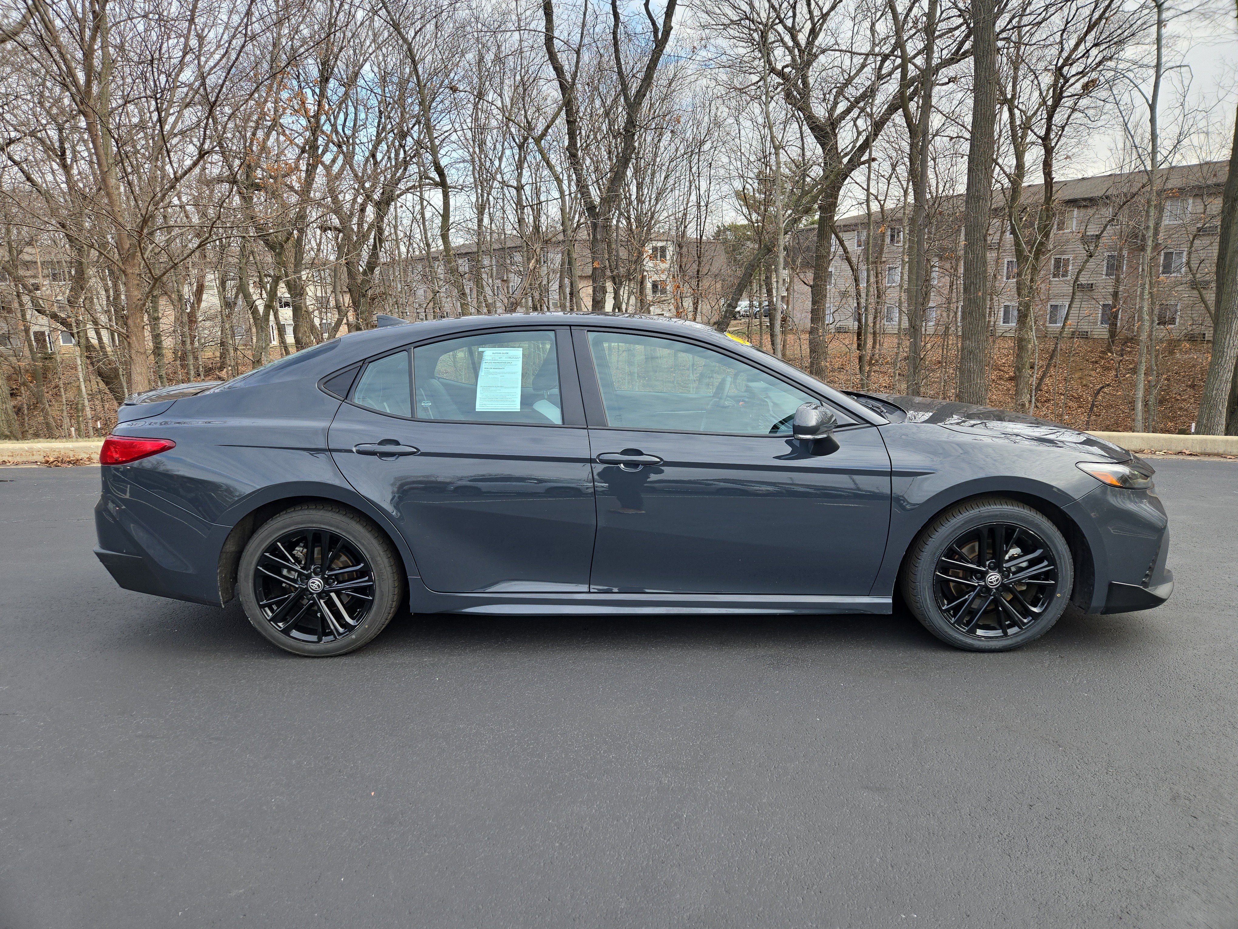 Used 2025 Toyota Camry SE image 2