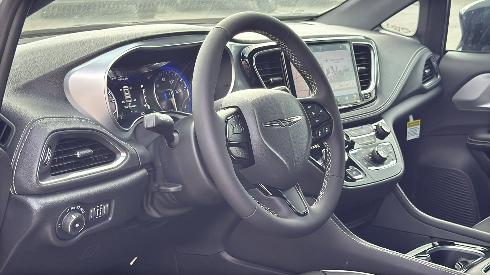 New 2026 Chrysler Pacifica Select FWD image 10