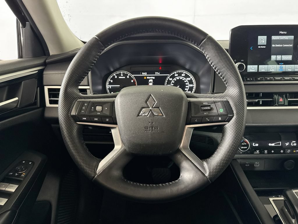 Used 2023 Mitsubishi Outlander SE AWD/4WD image 11