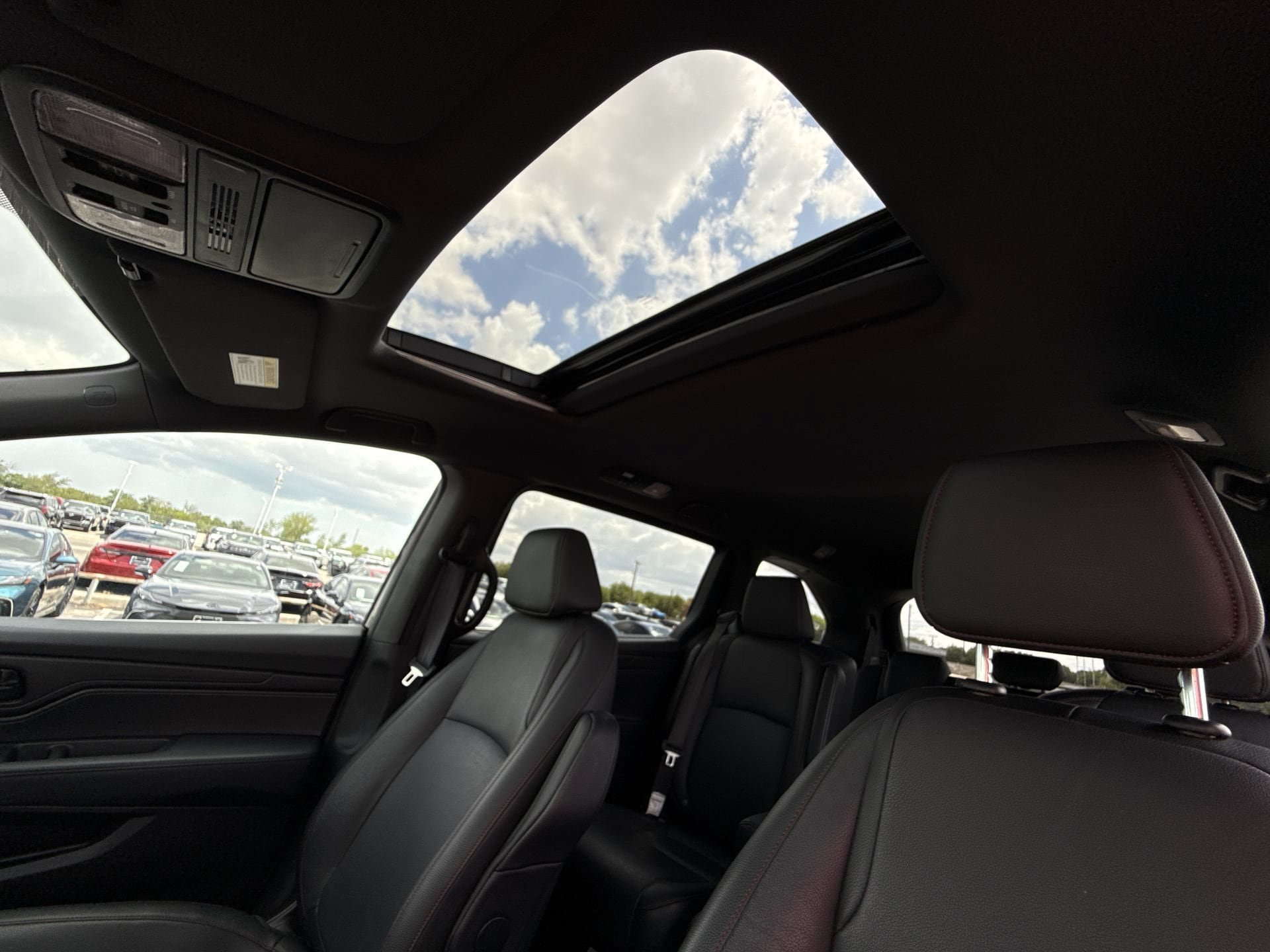 Used 2025 Honda Odyssey Sport-L image 16