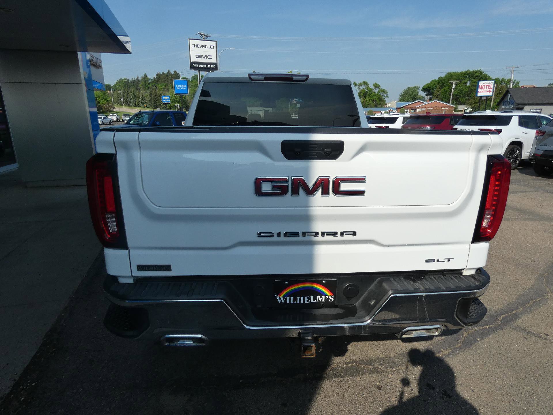 Used 2022 GMC Sierra 1500 SLT AWD/4WD image 4