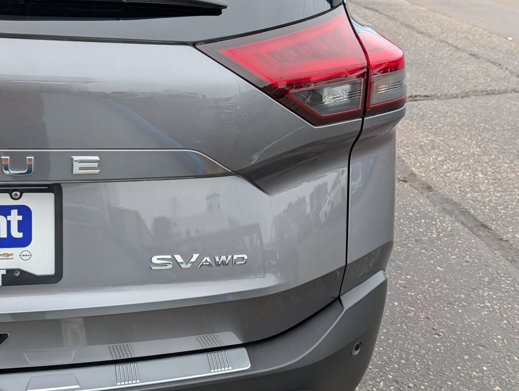 Used 2023 Nissan Rogue SV AWD/4WD image 6