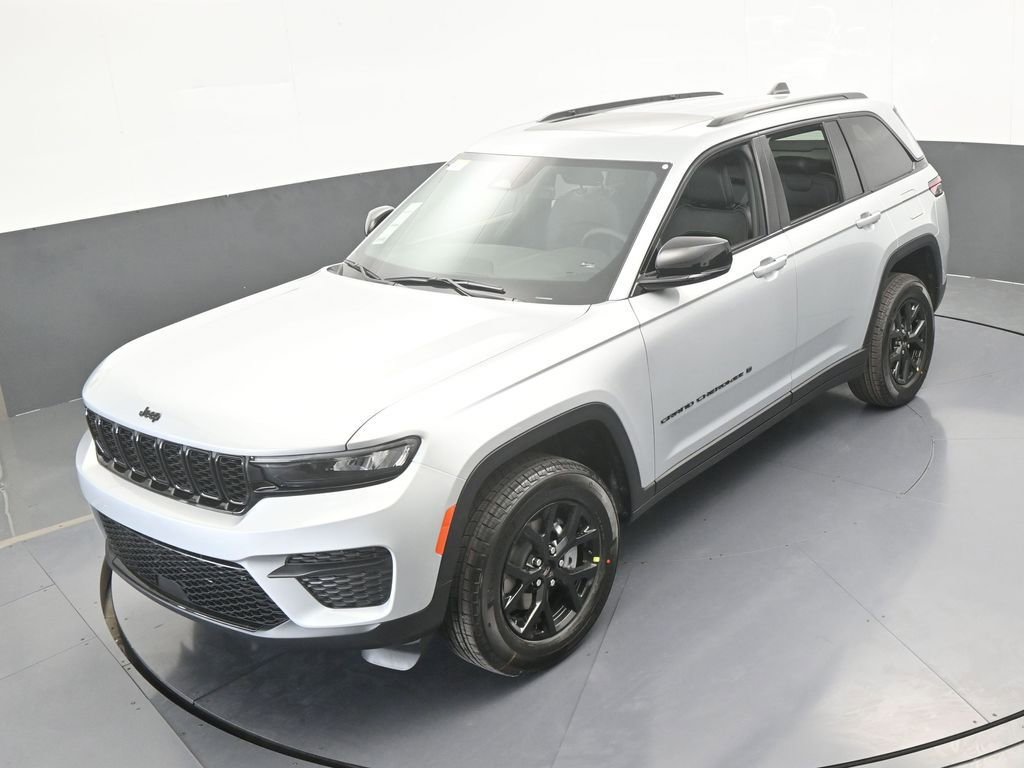 New 2025 Jeep Grand Cherokee Altitude image 40