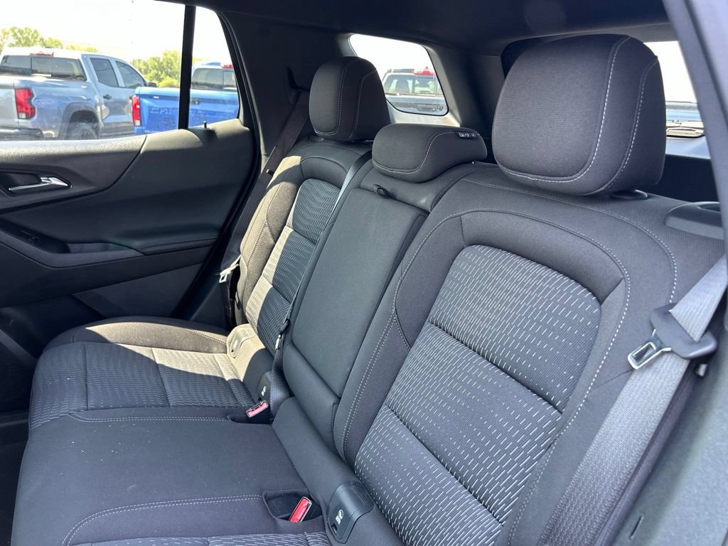 Used 2026 Chevrolet Equinox LT AWD/4WD image 32