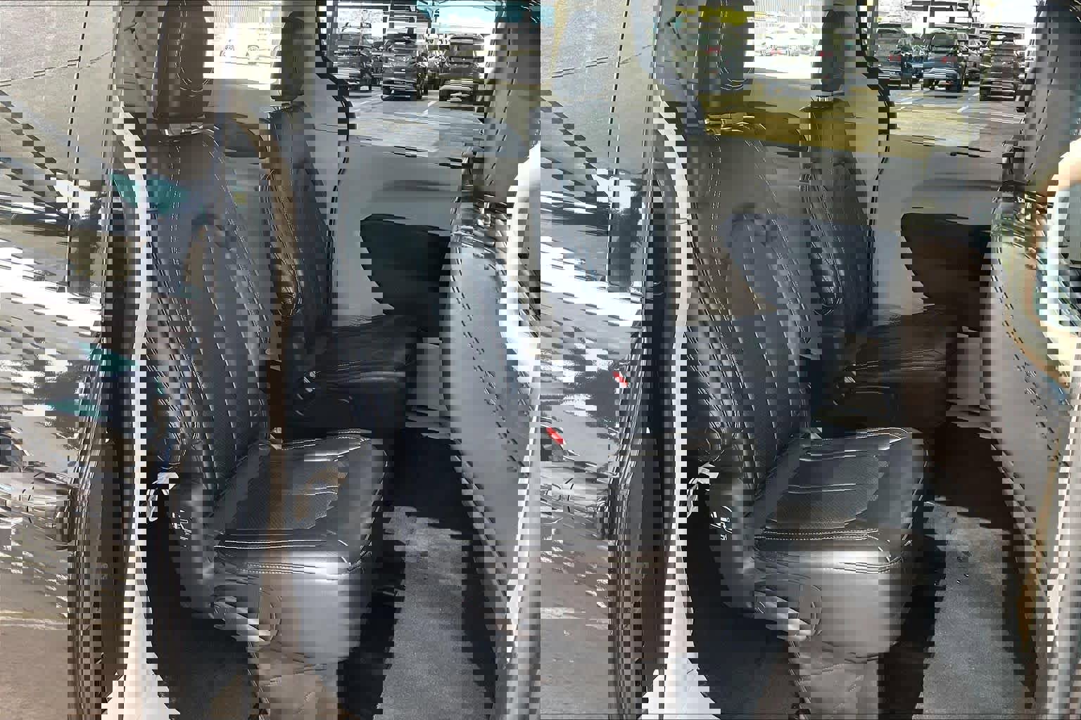 Used 2023 Chrysler Pacifica Touring-L image 20