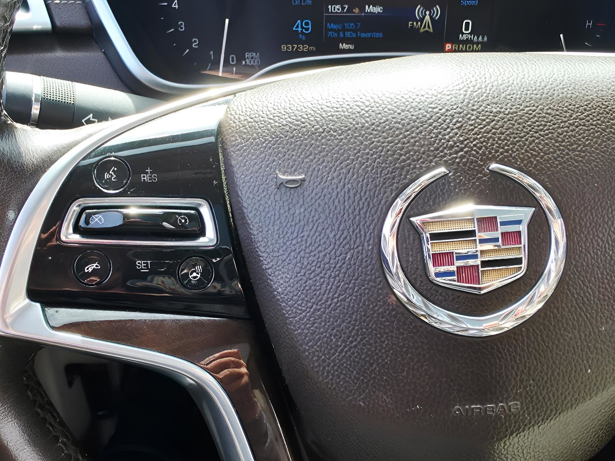 Used 2015 Cadillac SRX Luxury image 32