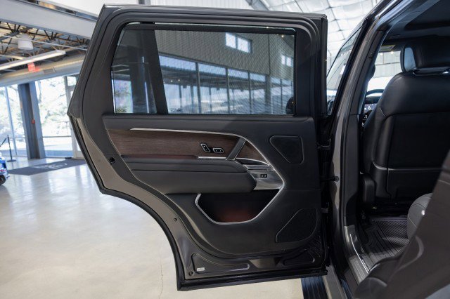 Used 2023 Land Rover Range Rover Long Wheelbase Autobiography image 38