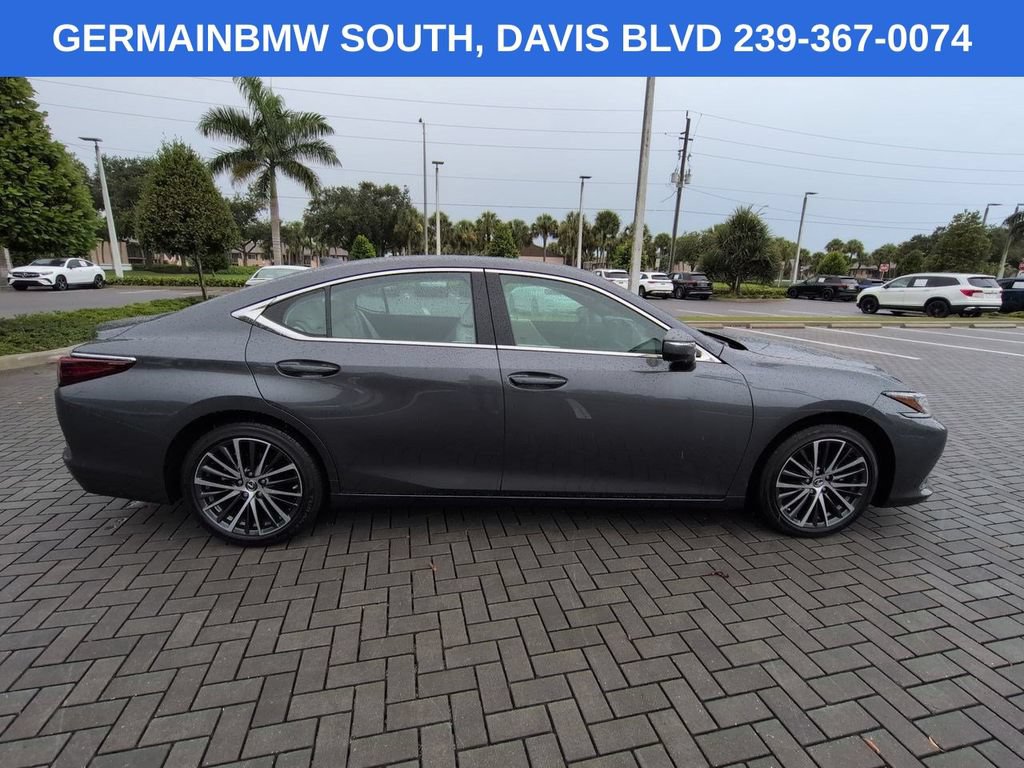 Used 2024 Lexus ES 350 w/ Premium Package FWD image 4