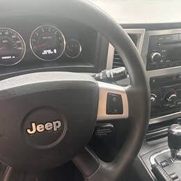 Used 2010 Jeep Grand Cherokee Laredo w/ Popular Equipment Group AWD/4WD image 3