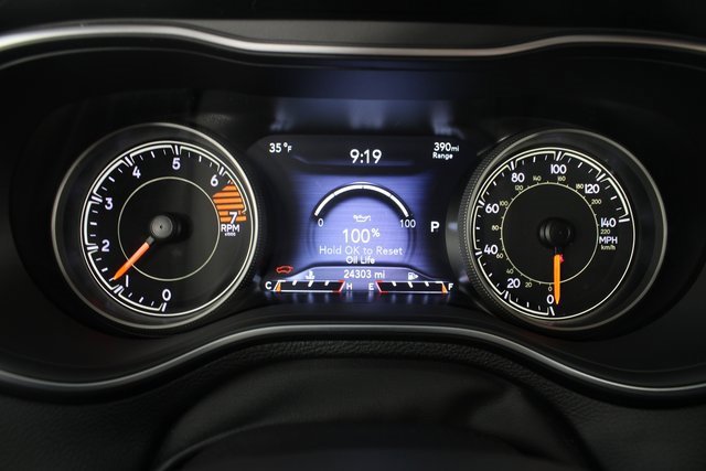 Used 2023 Jeep Cherokee Altitude Lux image 11