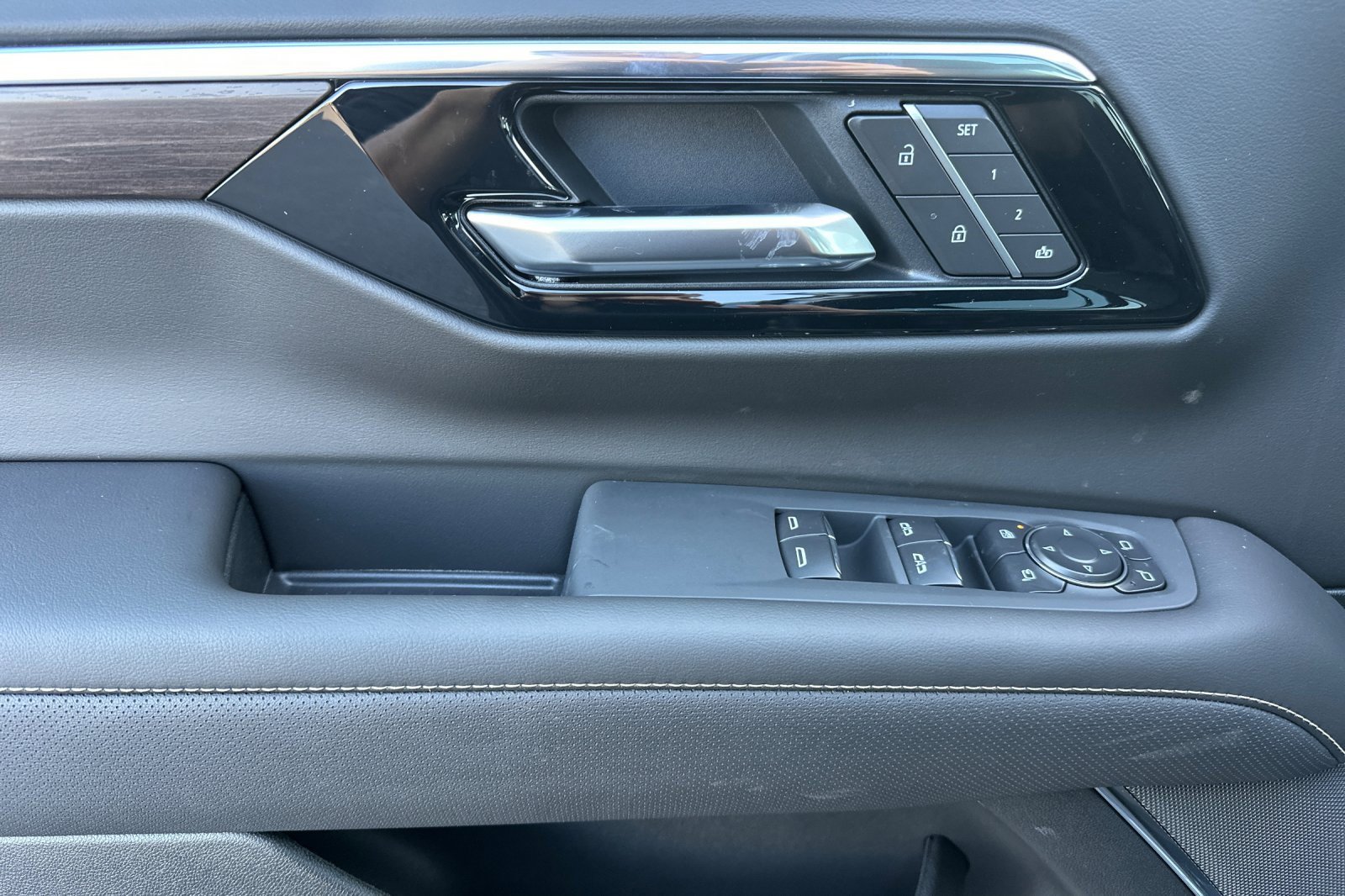 New 2026 Chevrolet Suburban Premier image 11