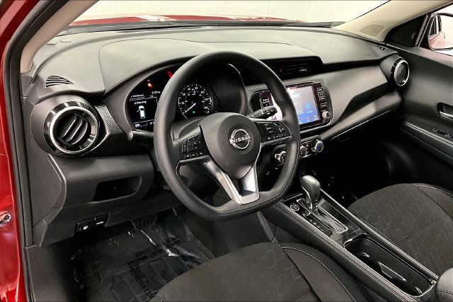 Used 2024 Nissan Kicks SV FWD image 15