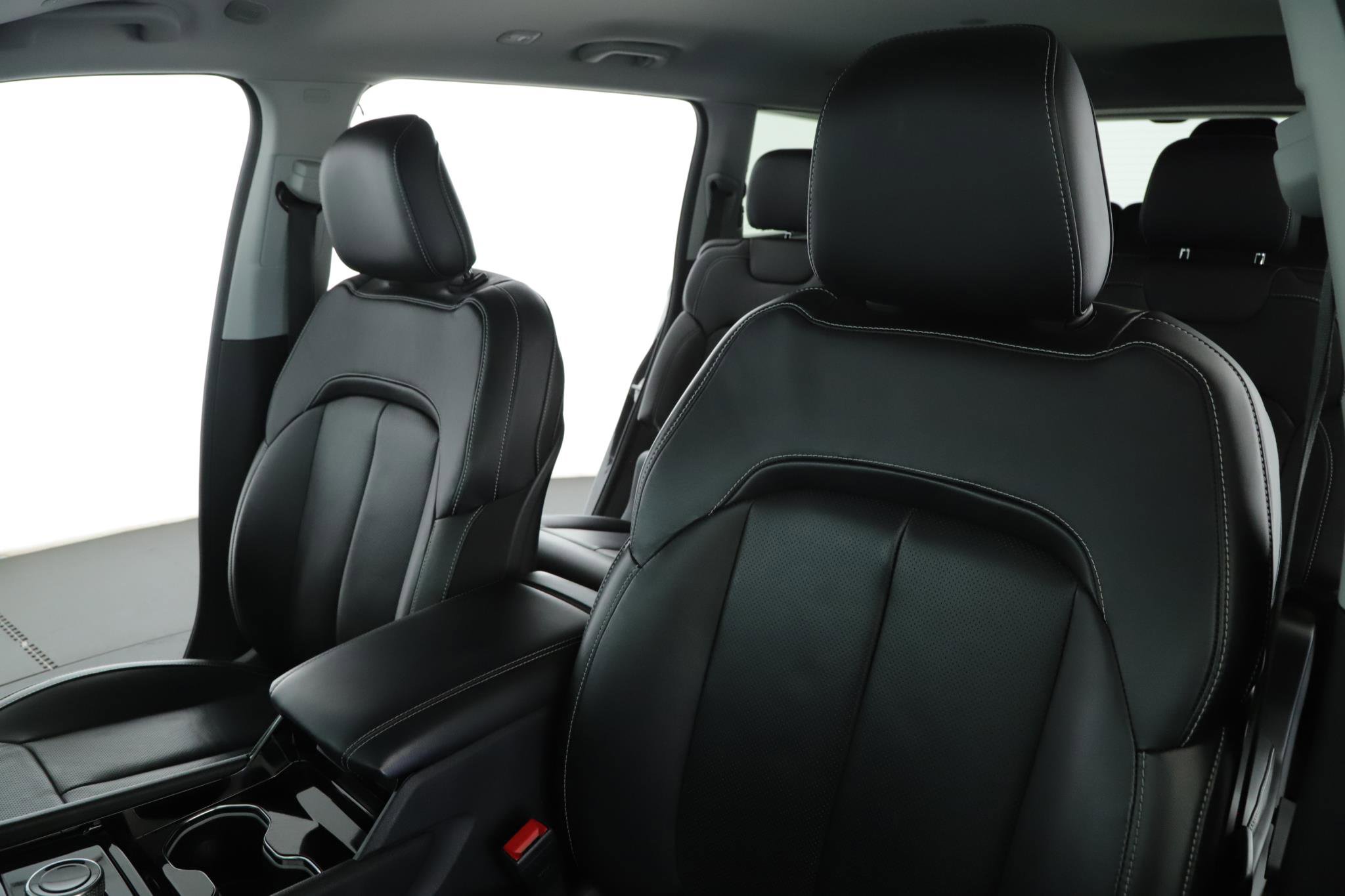 Used 2023 Jeep Grand Cherokee L Limited w/ Luxury Tech Group II image 4