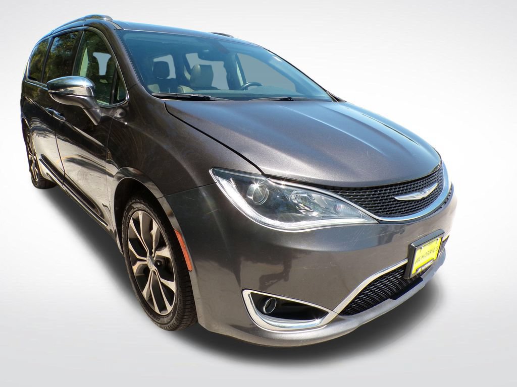 Used 2017 Chrysler Pacifica Limited FWD image 9